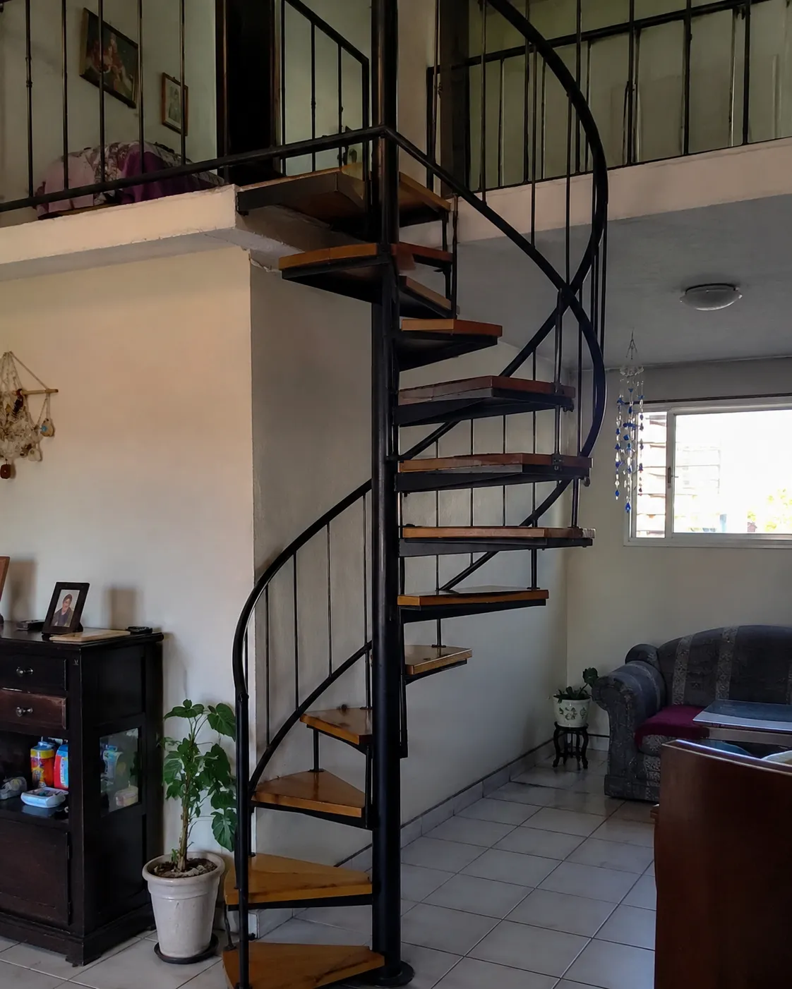 Escalera caracol fabricado e instalado por Grupo AM — foto 2 de 3