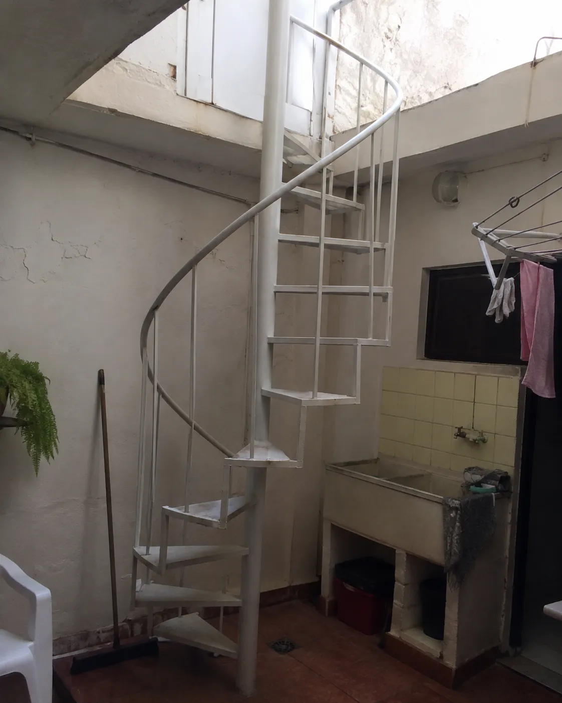 Escalera caracol fabricado e instalado por Grupo AM — foto 3 de 3
